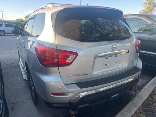 2018 Nissan Pathfinder SV