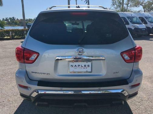 2018 Nissan Pathfinder SV