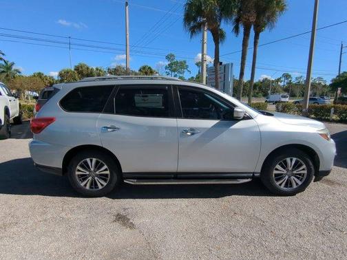 2018 Nissan Pathfinder SV