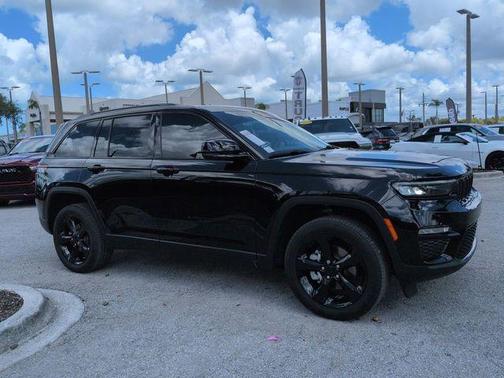 Diamond Black 2023 Jeep Grand Cherokee Limited