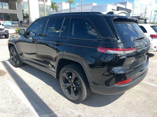 Diamond Black 2023 Jeep Grand Cherokee Limited
