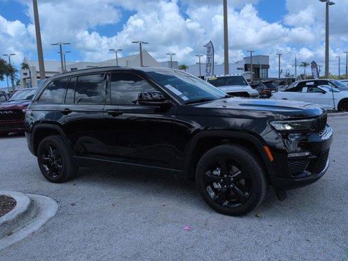 Diamond Black 2023 Jeep Grand Cherokee Limited