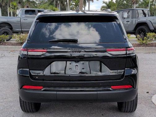 Diamond Black 2023 Jeep Grand Cherokee Limited
