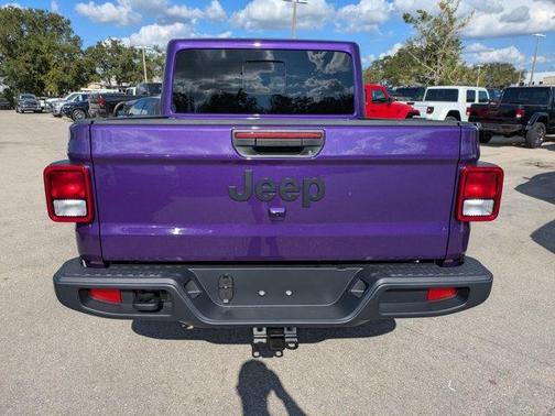 2026 Jeep Gladiator Sport