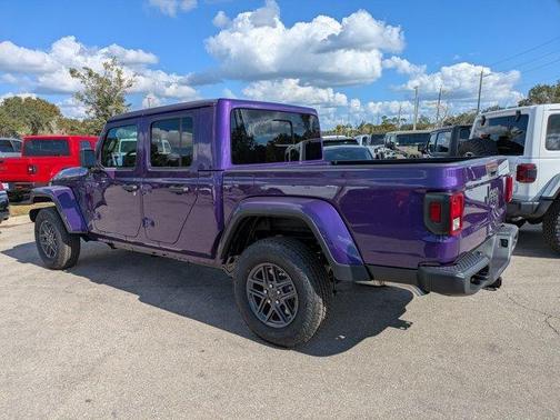2026 Jeep Gladiator Sport