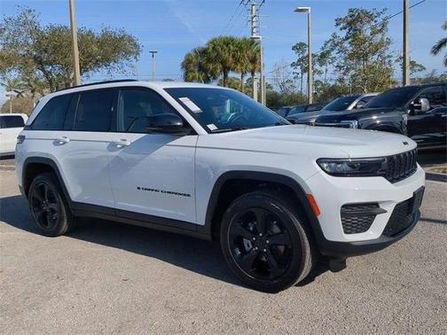 2024 Jeep Grand Cherokee Laredo