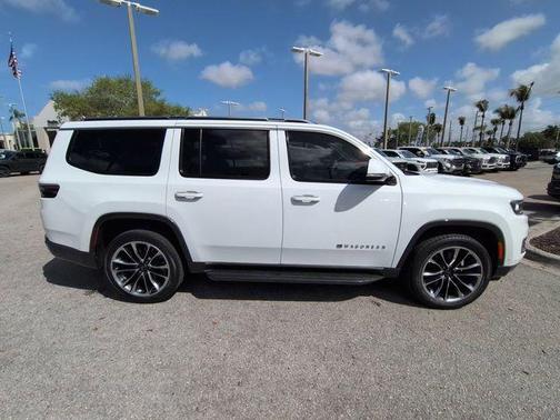 Bright White Clearcoat 2022 Jeep Wagoneer Series II