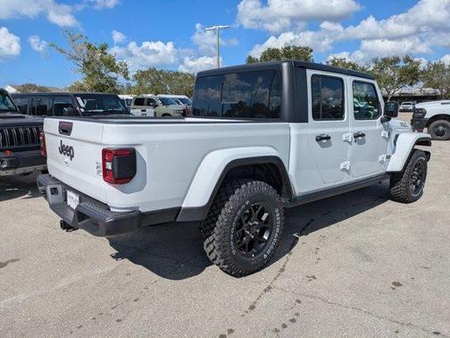 2026 Jeep Gladiator Sport