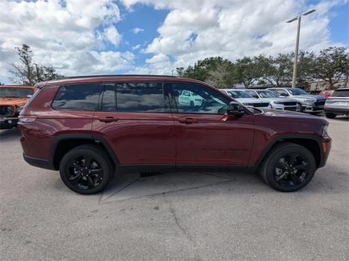2025 Jeep Grand Cherokee L Laredo