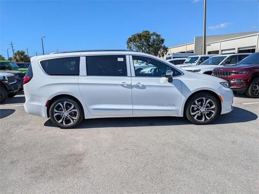 2026 Chrysler Pacifica Pinnacle