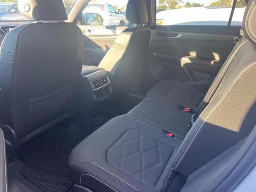 2025 Volkswagen Atlas Cross Sport 2.0T SE