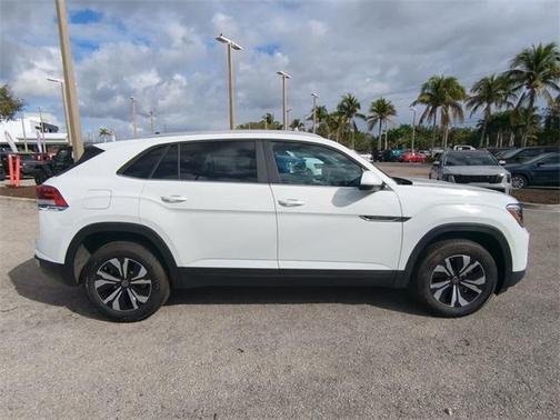 2025 Volkswagen Atlas Cross Sport 2.0T SE