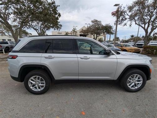 2025 Jeep Grand Cherokee Laredo X