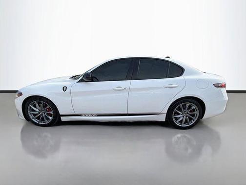 2024 Alfa Romeo Giulia Base