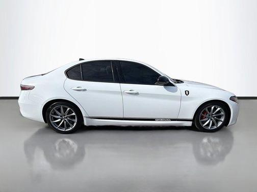 2024 Alfa Romeo Giulia Base