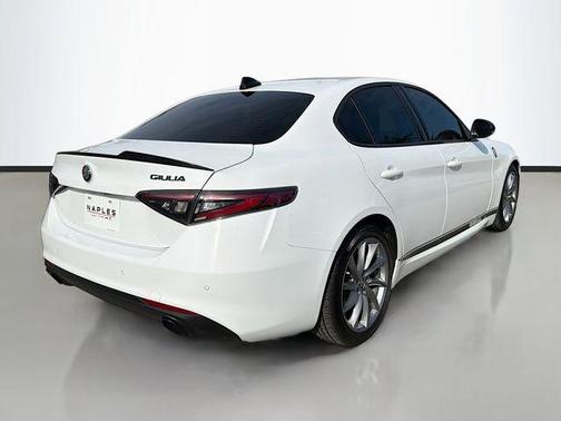 2024 Alfa Romeo Giulia Base