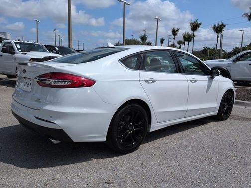 Oxford White 2019 Ford Fusion SE