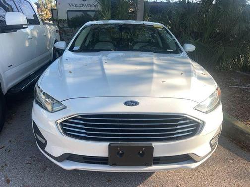 Oxford White 2019 Ford Fusion SE
