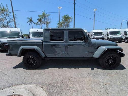 Anvil Clearcoat 2025 Jeep Gladiator Sport