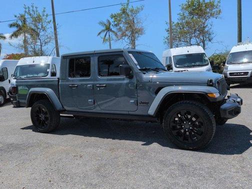Anvil Clearcoat 2025 Jeep Gladiator Sport