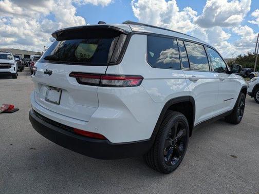 2025 Jeep Grand Cherokee L Laredo
