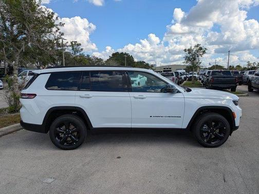 2025 Jeep Grand Cherokee L Laredo