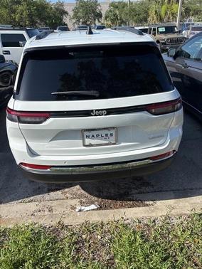 2025 Jeep Grand Cherokee Laredo