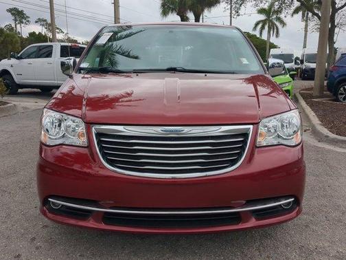 2016 Chrysler Town & Country Touring-L