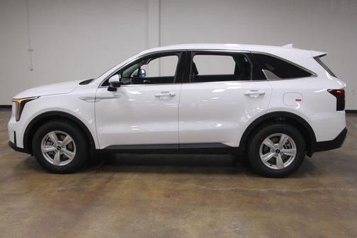 2025 Kia Sorento LX