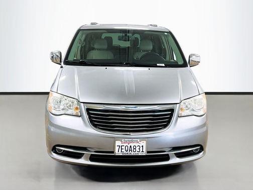 2014 Chrysler Town & Country Touring-L