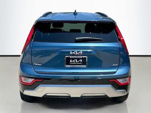 2025 Kia Niro SX