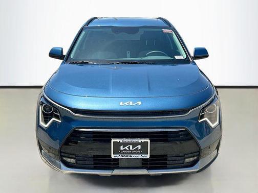 2025 Kia Niro SX