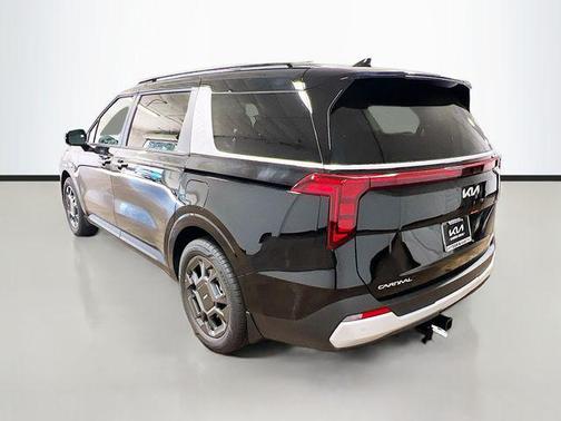 2025 Kia Carnival Hybrid EX