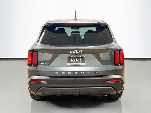 2022 Kia Sorento LX