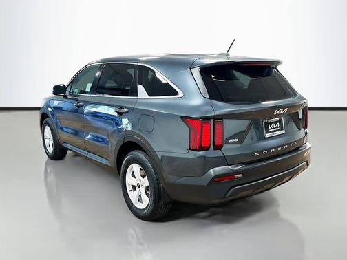2022 Kia Sorento LX