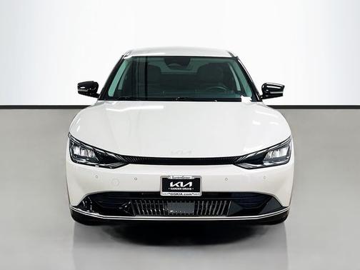 Glacier 2022 Kia EV6 Wind