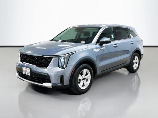 Silver 2025 Kia Sorento LX