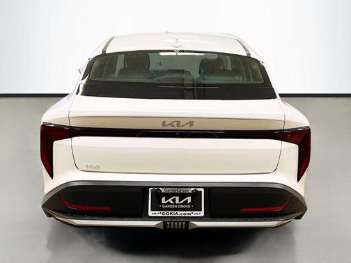 2025 Kia K4 LX