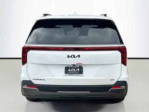2025 Kia Carnival Hybrid SX