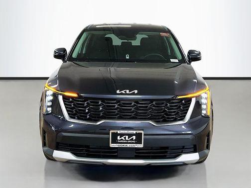 2025 Kia Sorento LX
