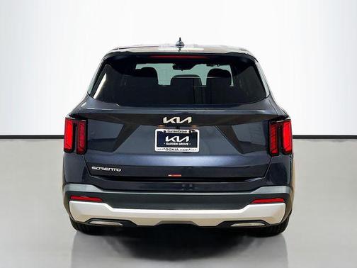 2025 Kia Sorento LX