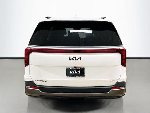 2026 Kia Carnival Hybrid SX