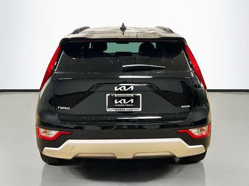 2025 Kia Niro Plug-In Hybrid EX
