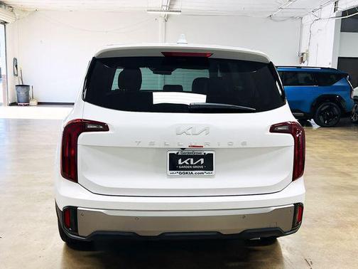 2025 Kia Telluride LX