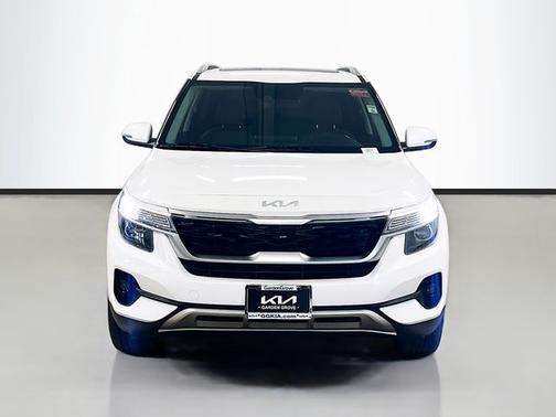 Snow White Pearl 2022 Kia Seltos EX