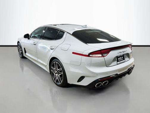 2022 Kia Stinger GT1