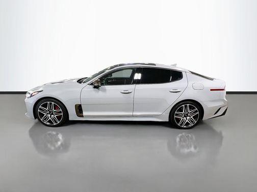 2022 Kia Stinger GT1
