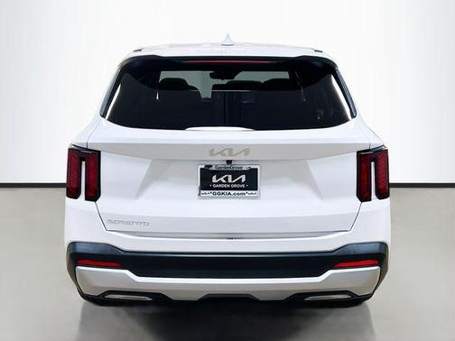 2024 Kia Sorento LX