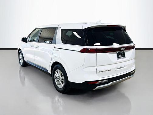 2022 Kia Carnival LX
