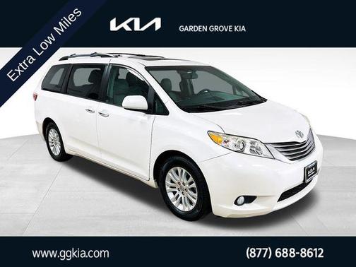 2017 Toyota Sienna XLE